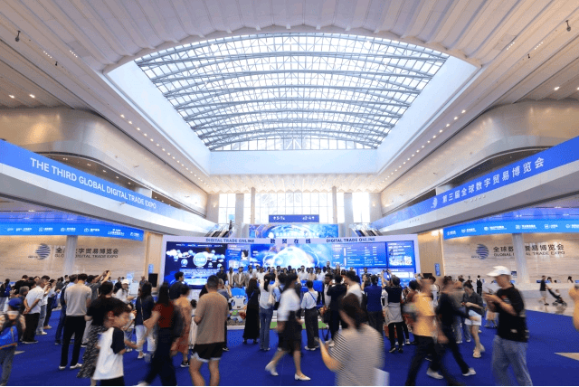 2025整形美容产业：黄金时代与变革浪潮_人保伴您前行,人保财险 
