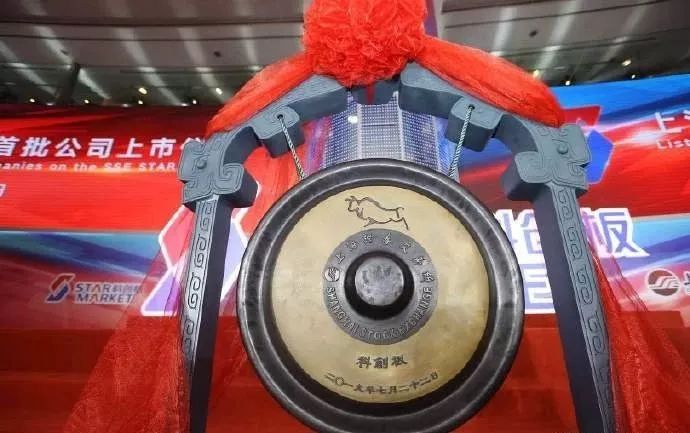 德力佳于上交所敲钟:上市首日高开超100% 乘资本市场东风“破浪前行”
