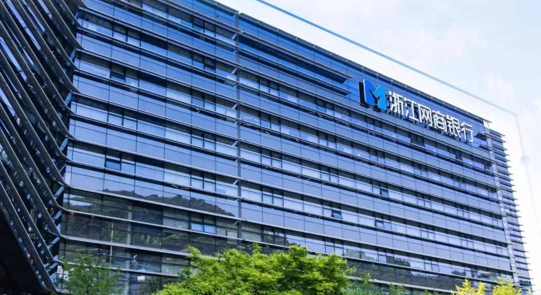 私行规模上台阶 7家银行客户超十万户