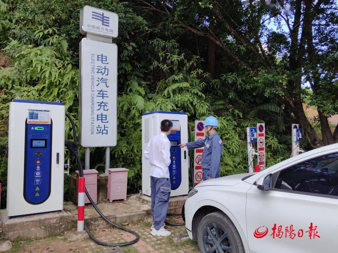 盛弘股份获得实用新型专利授权:“机械式充电机枪线助力装置”