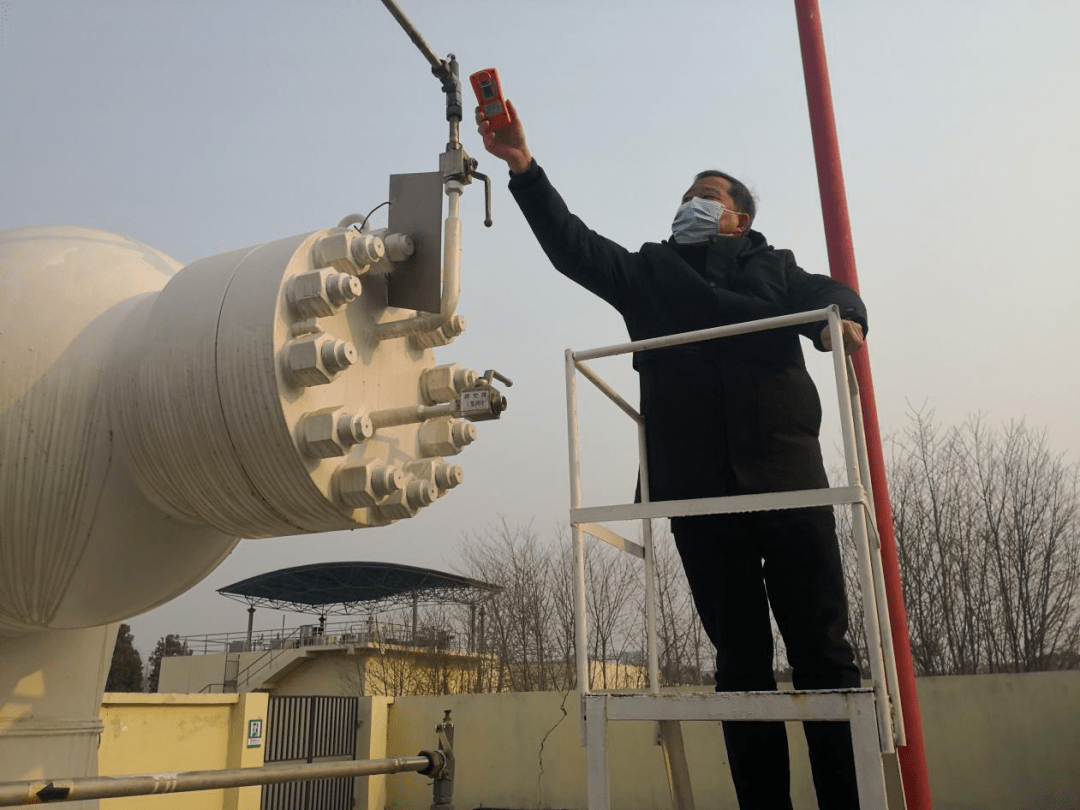 盛弘股份获得实用新型专利授权:“机械式充电机枪线助力装置”