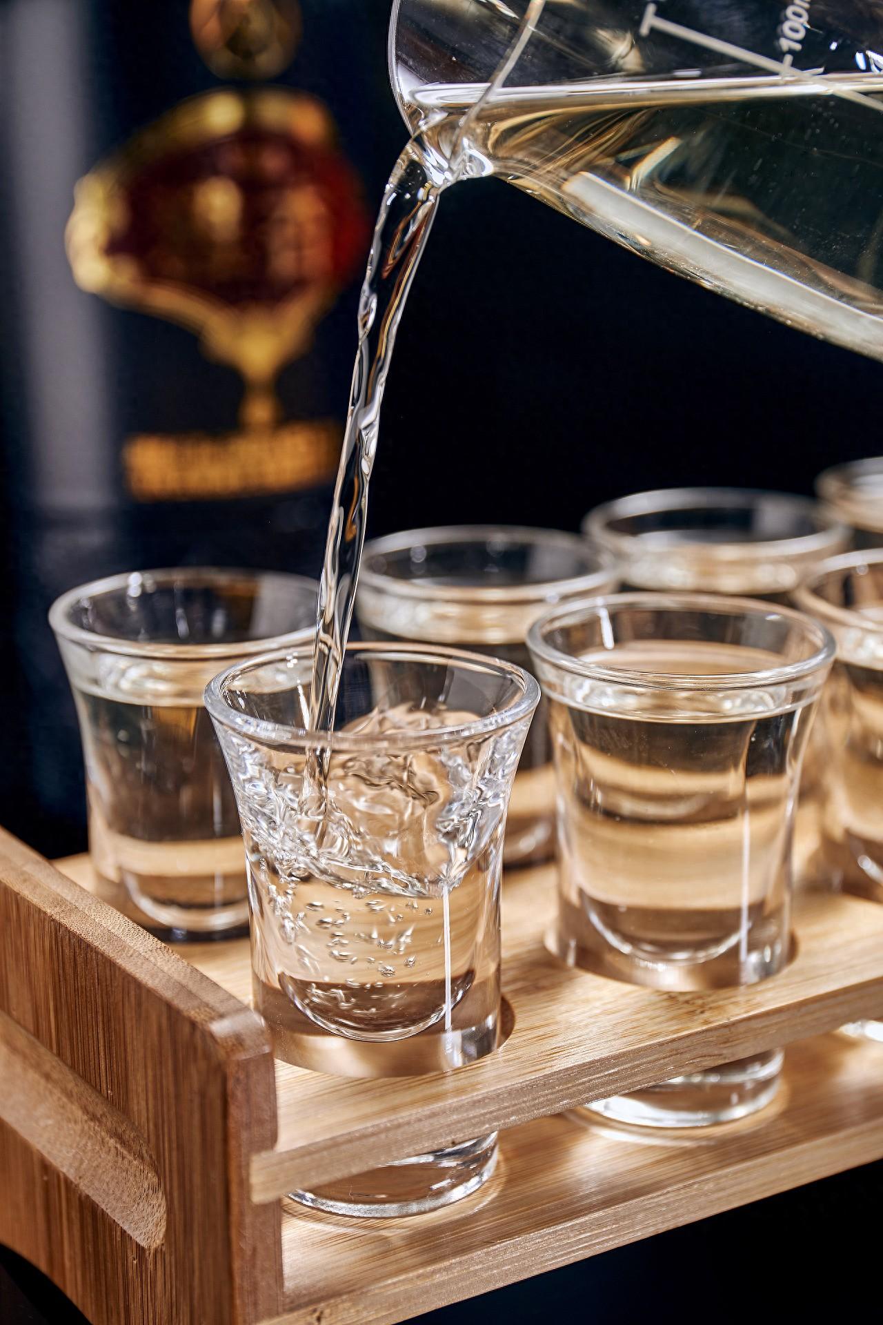 人保服务 ,人保伴您前行_2025年大众白酒行业现状与发展趋势分析