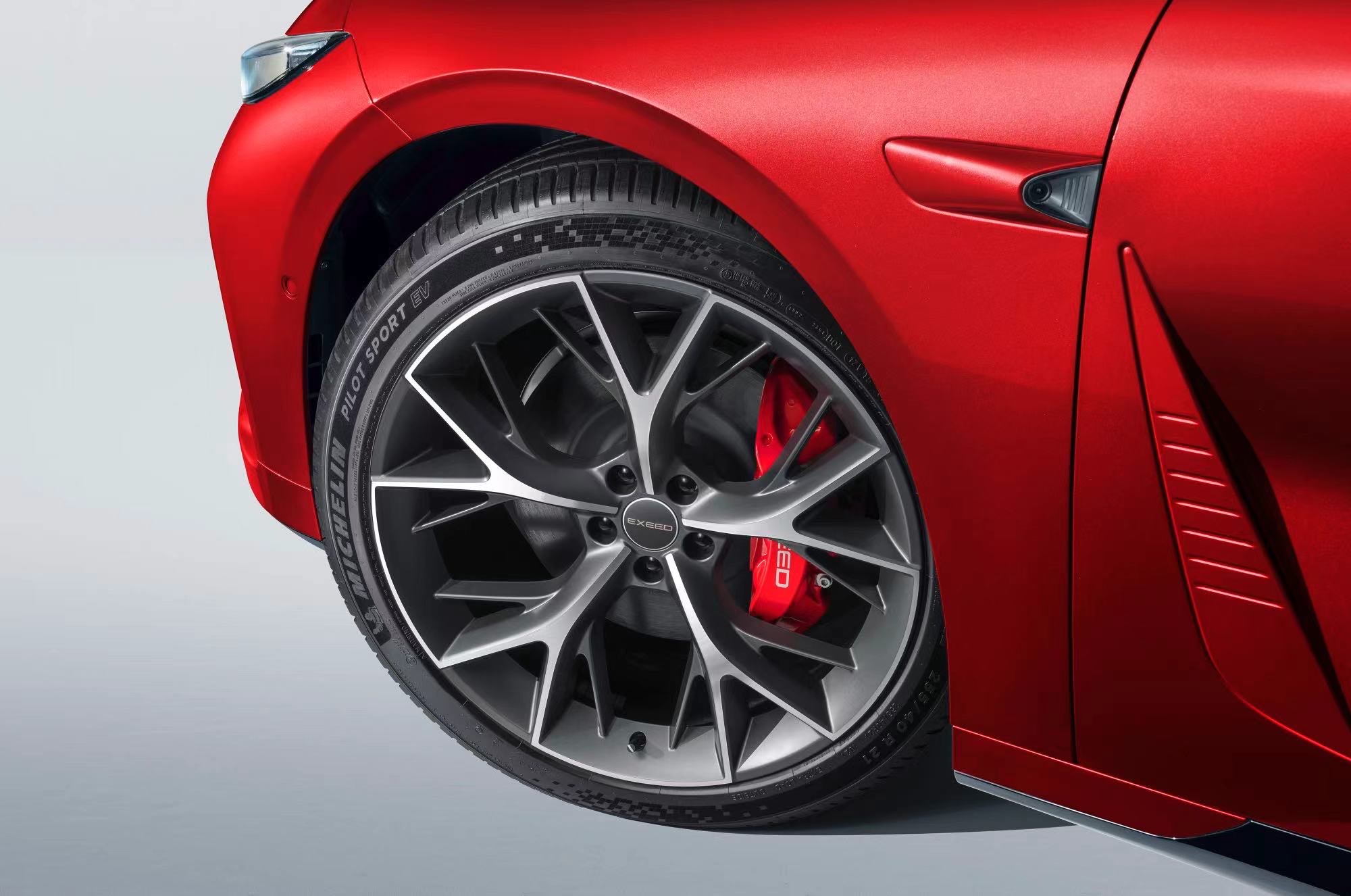 人保财险政银保 ,拥有“如意行”驾乘险，出行更顺畅！_2025年中国高端装备制造行业市场分析报告