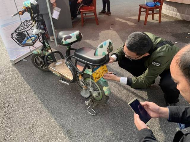 人保财险 ,人保护你周全_2025年充电桩产业现状与未来发展趋势分析