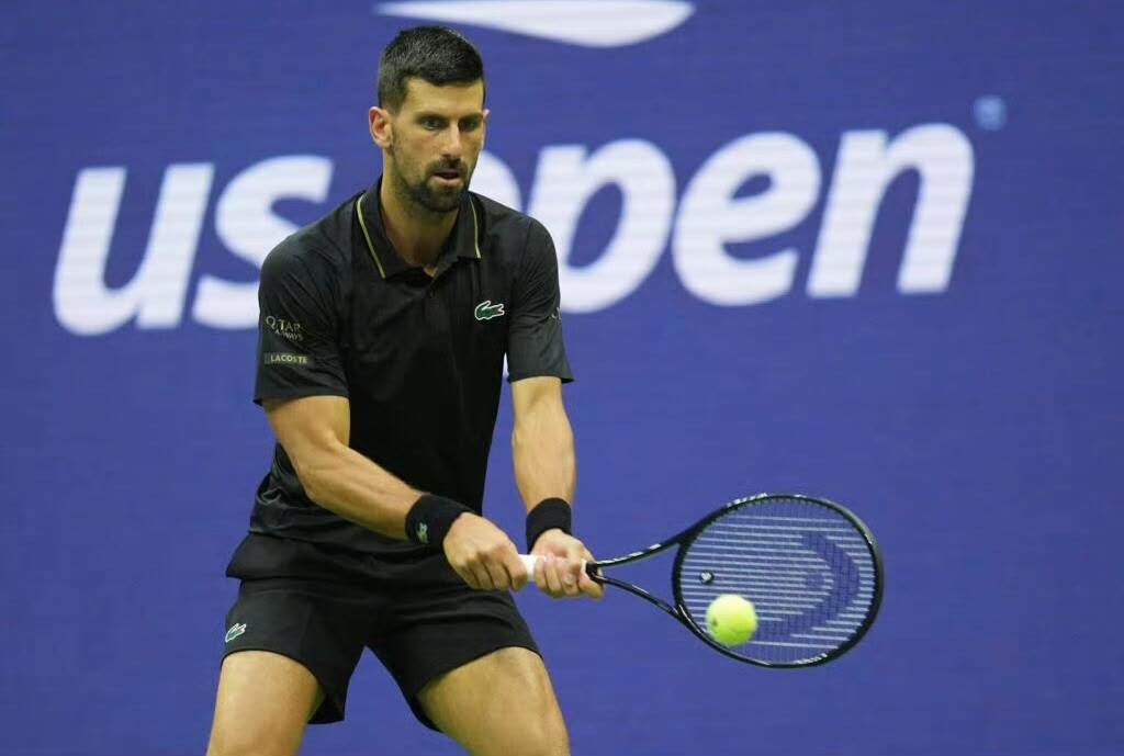 Lacoste 致敬德约科维奇：从“鳄鱼”到“GOAT”的传奇蜕变