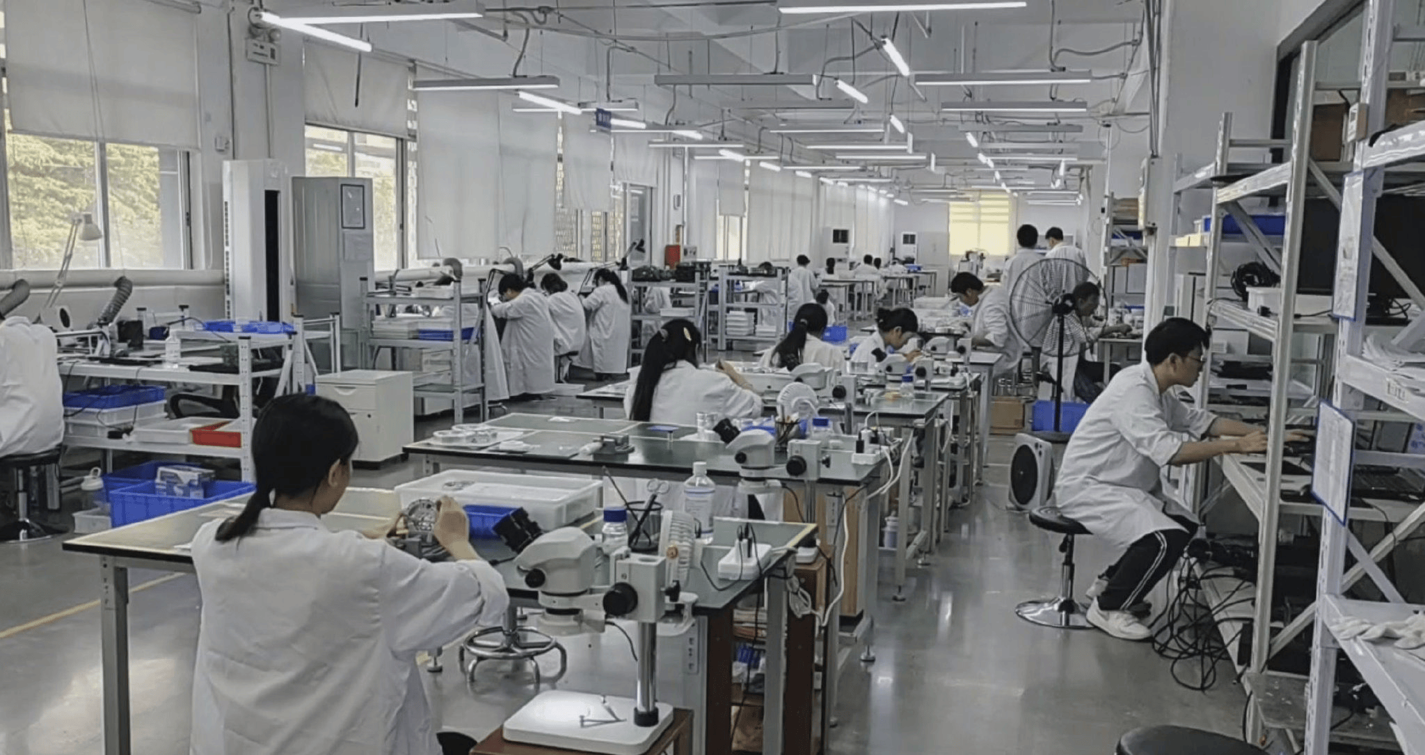 人保伴您前行,人保服务_2024建筑幕墙行业现状及趋势：绿色建筑、科技创新、信息化等将成为行业新一轮成长周期的重要推动力