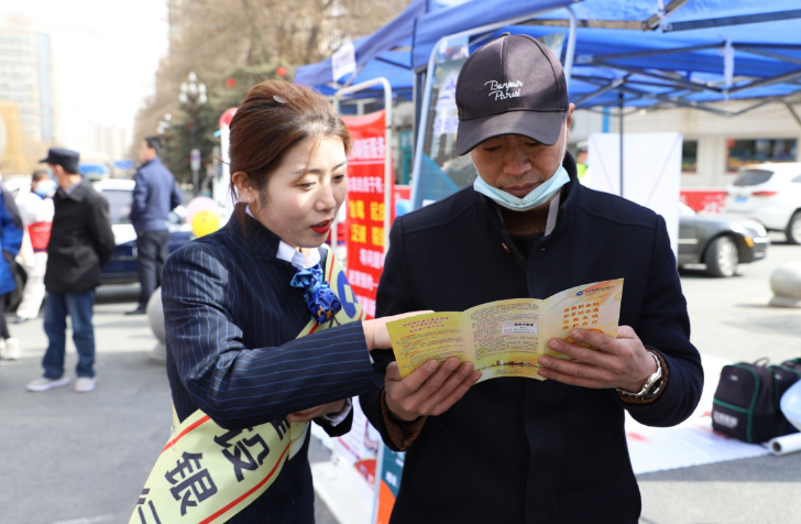 建行中报收入结构呈现积极变化