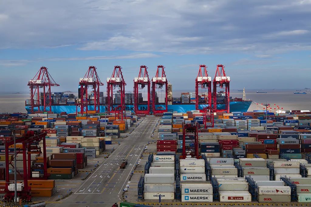 青岛海发国贸揭牌，加速国际航运中心建设