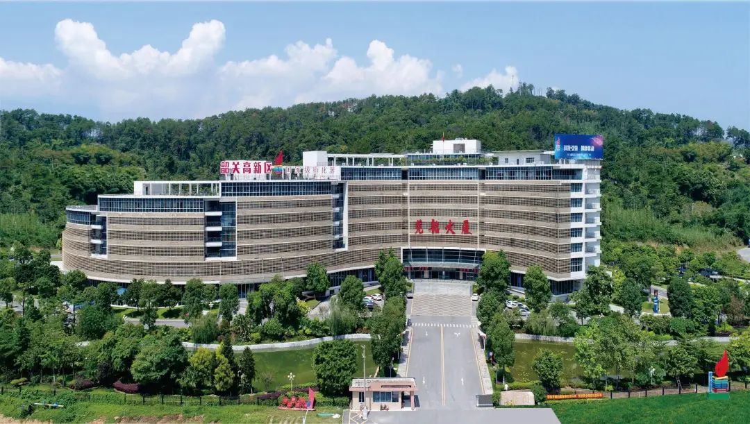 侨银股份联合发起首个全国性无人驾驶与环卫机器人专委会