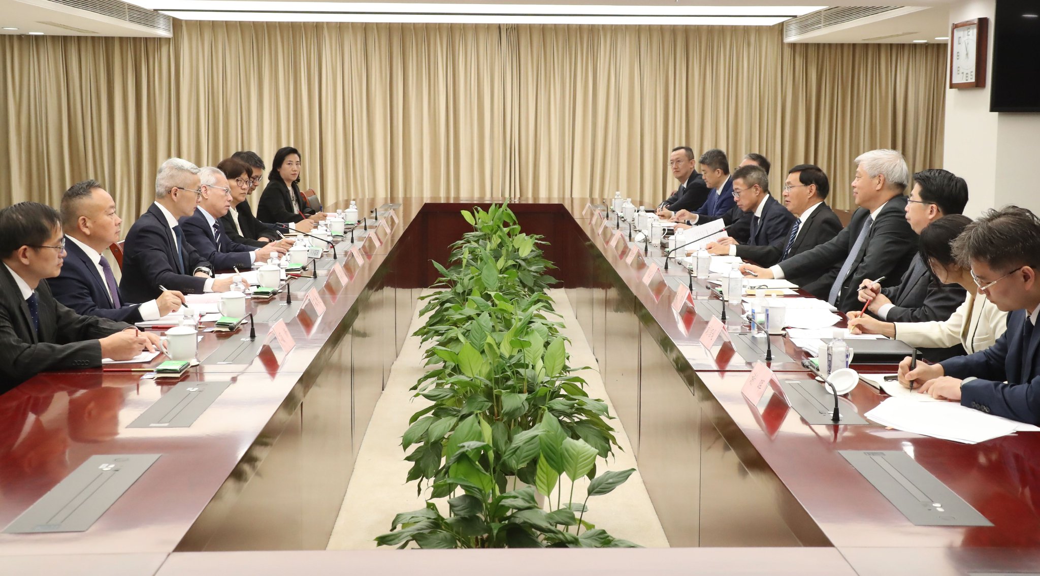 国务院国资委主任张玉卓：高端化、智能化、绿色化正在成为中央企业鲜明特征