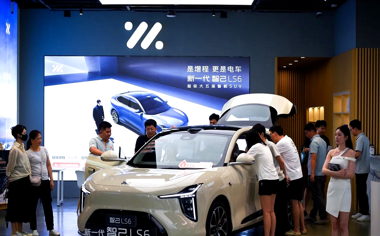 昔日爆款智己LS6,要靠大增程再次逆袭?