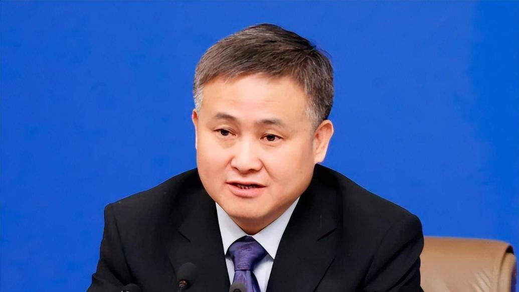 央行行长潘功胜：科学把握稳增长和防风险的动态平衡