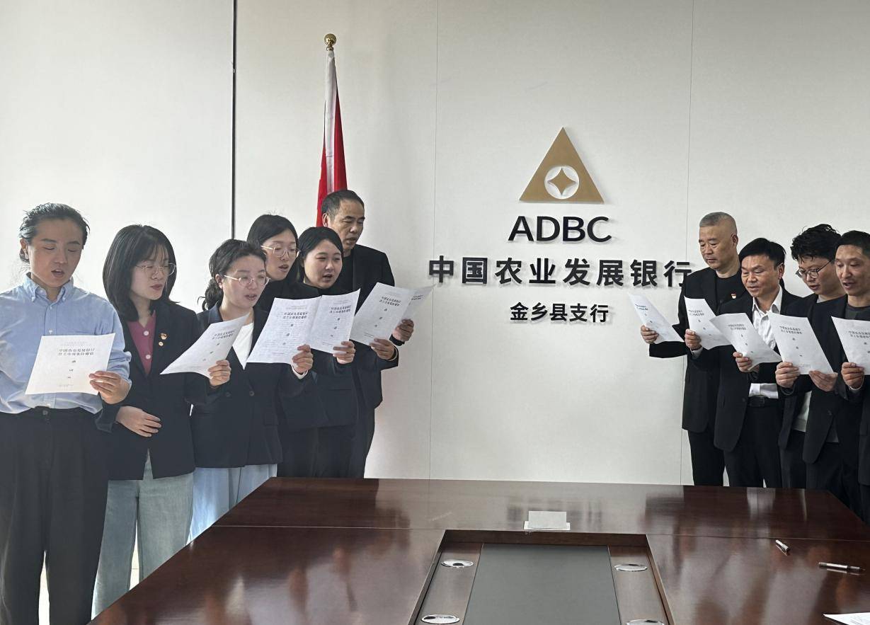 人保伴您前行,人保服务_2024建筑幕墙行业现状及趋势：绿色建筑、科技创新、信息化等将成为行业新一轮成长周期的重要推动力