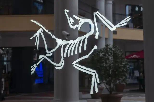 始祖鸟翻车！在5500米高原放烟花还删视频，户外人怒怼：忘了“无痕户外”的初心？