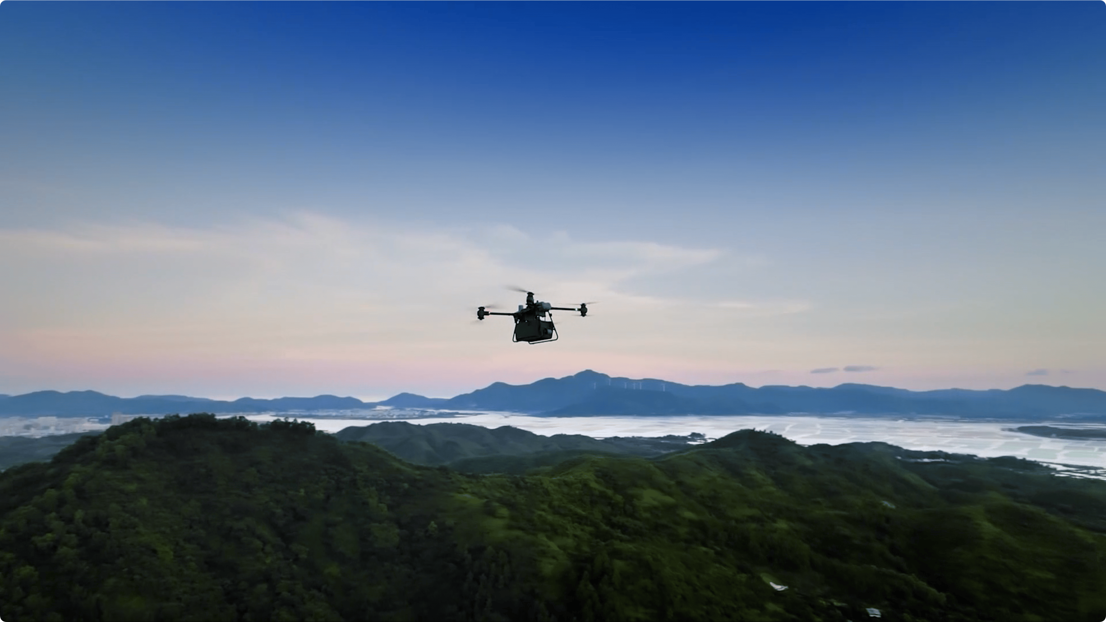 全国人大代表周虹：建议试点“湾区低空人才通行证”