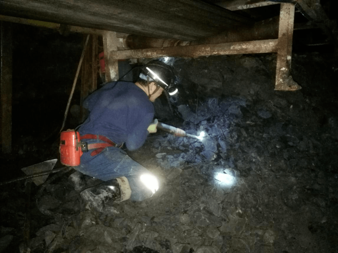 天地科技获得发明专利授权：“高强让压墩柱”
