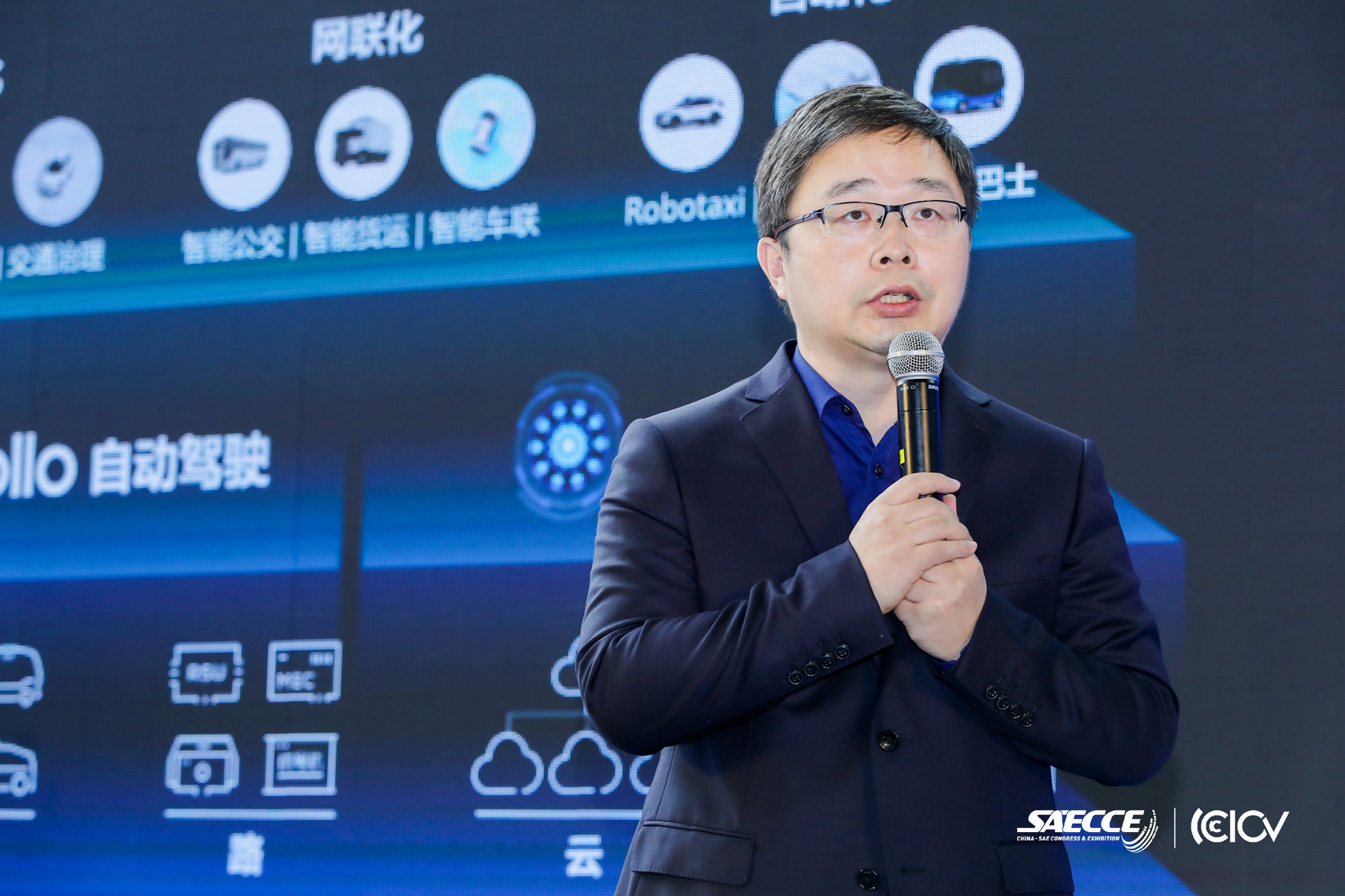 阿里加持哈��Robotaxi,聚焦大模型与算力驱动自动驾驶