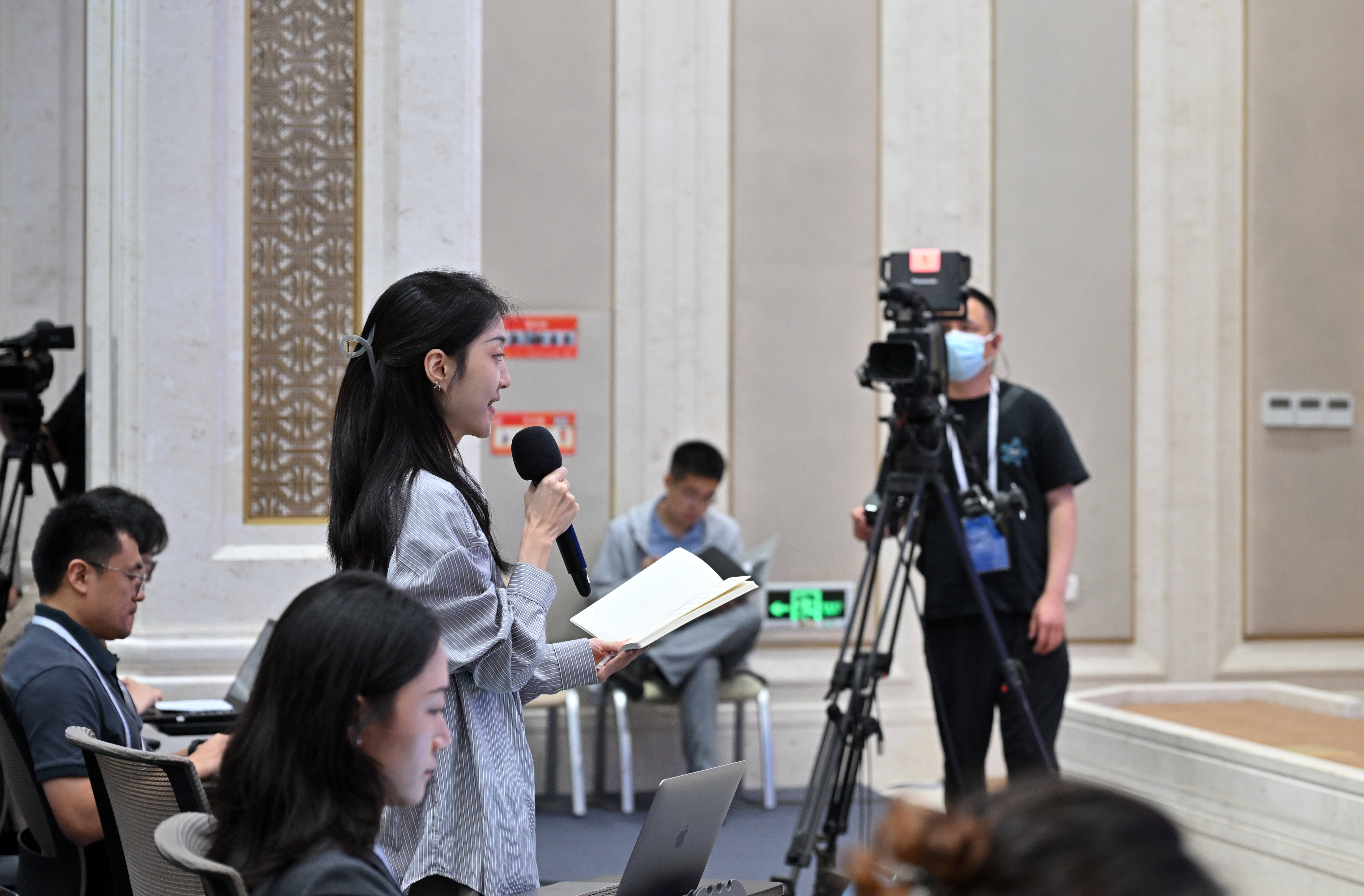 今日看点｜国新办将举行介绍“十四五”时期就业和社会保障工作高质量发展成就新闻发布会