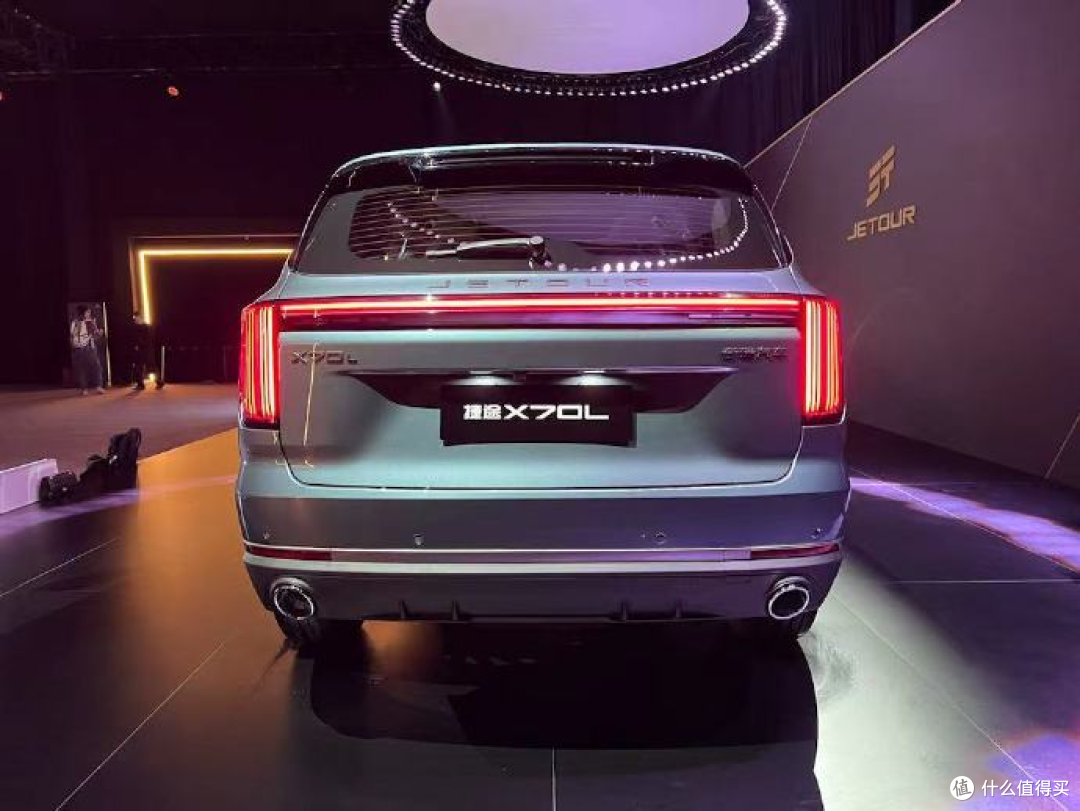 捷途“路虎”9.99万元起售,拉低大七座SUV门槛抢占油车市场