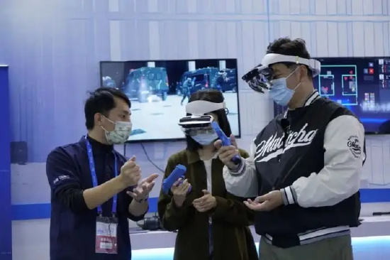 “十一”当天长沙市瞬时客流最高峰破182万，同比增长22.96%