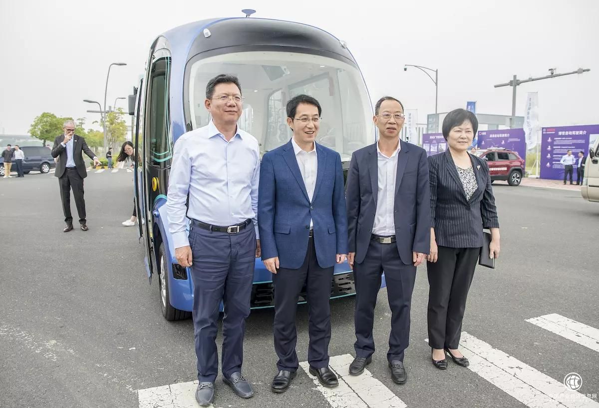 海南交投与海南物流集团、中国移动海南公司签署战略合作协议