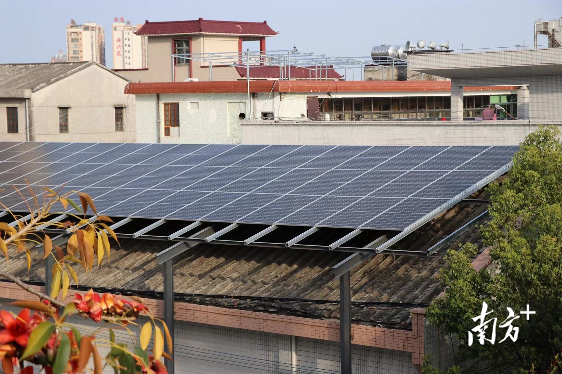 泰山石油：公司涉及充电业务及光伏业务