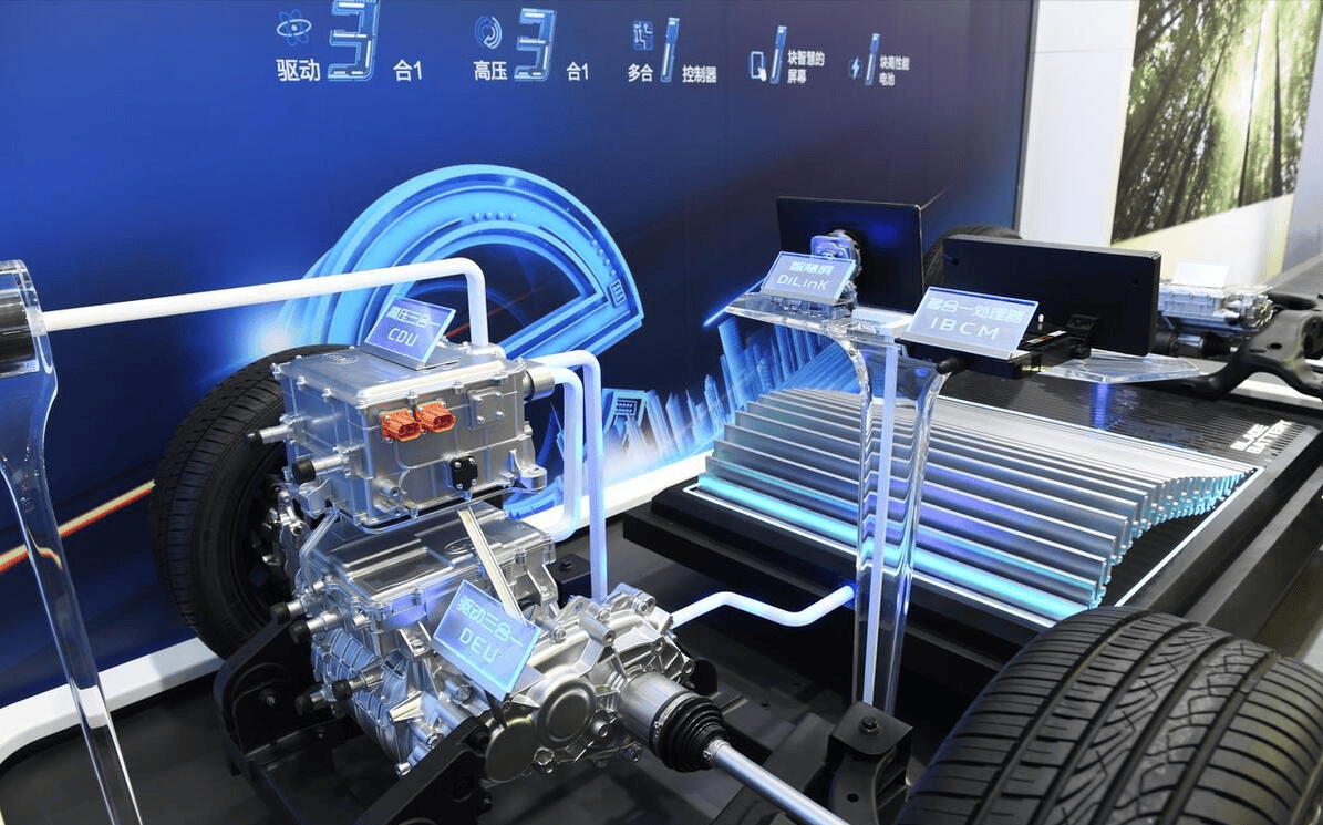 比亚迪获得发明专利授权:“储能箱的温度控制方法、装置、储能箱及存储介质”