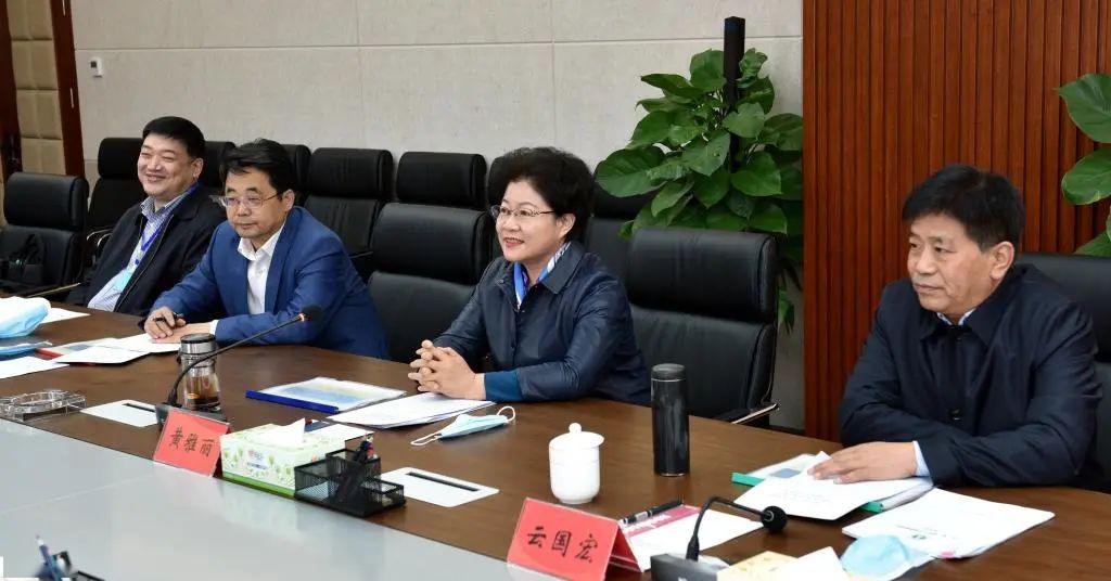 十四届全国政协教科卫体委员会原副主任杨小伟严重违纪违法被开除党籍和公职