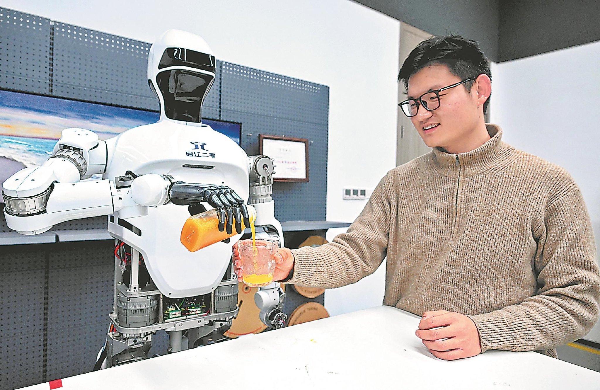 经观头条|人形机器人站在产业化门口