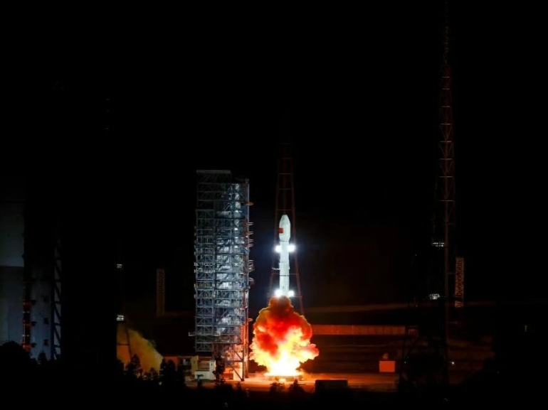 我国成功发射通信技术试验卫星二十一号