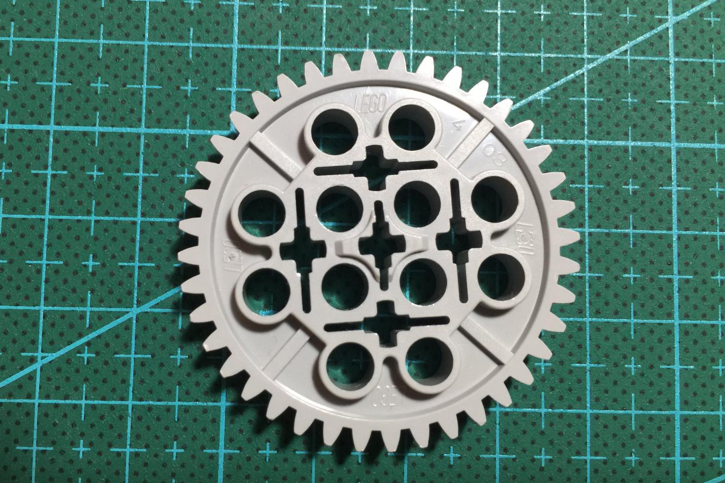杰克科技获得实用新型专利授权:“一种双片布片的移料装置及缝纫设备”