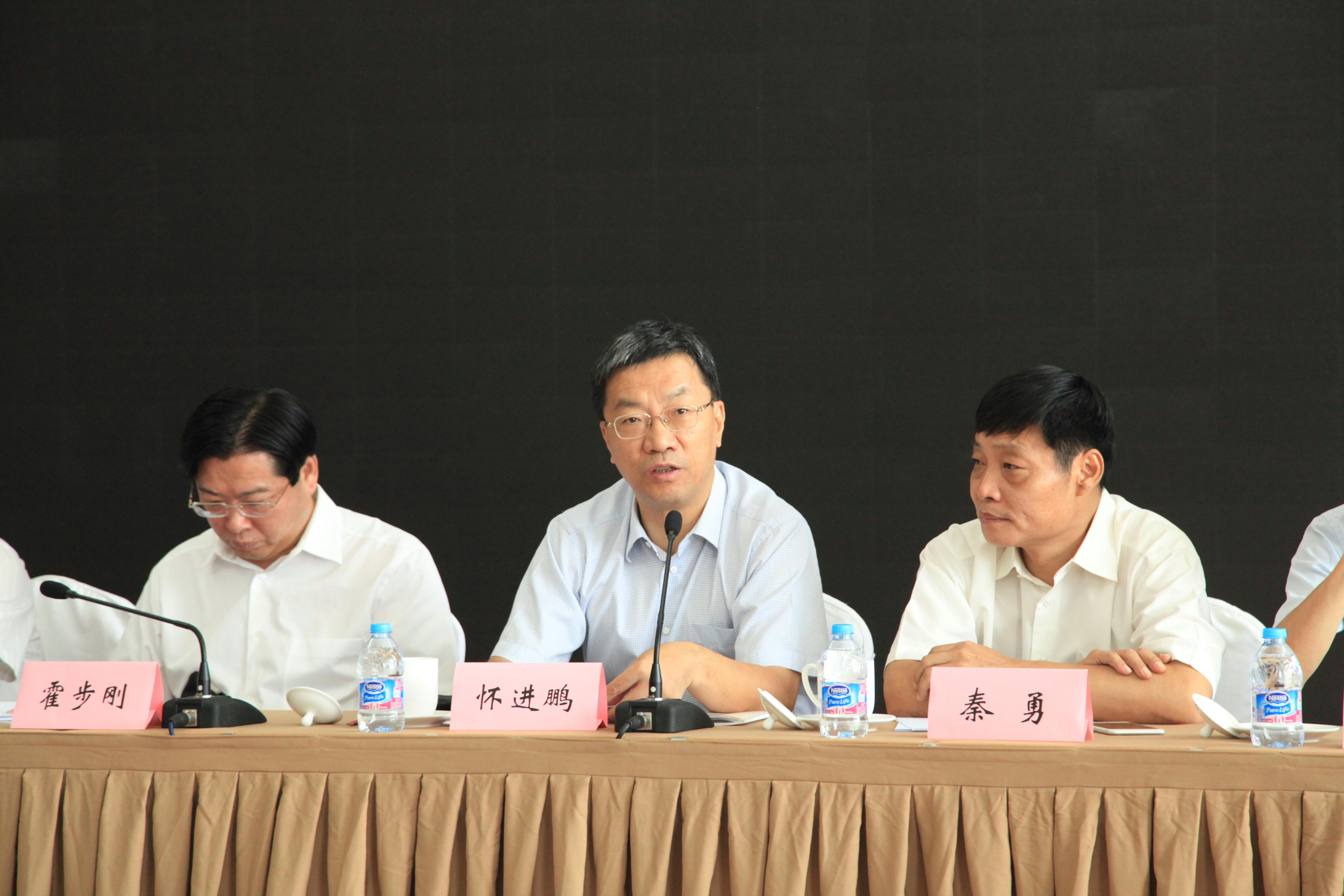 怀进鹏：促进2026届高校毕业生高质量充分就业