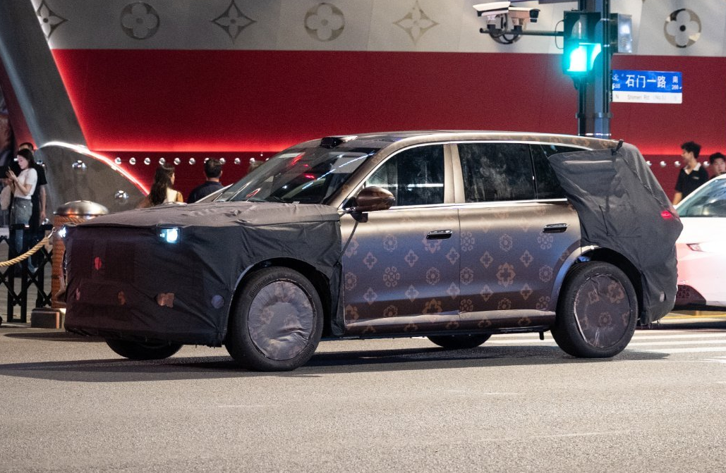 岚图刷新品牌高度，泰山车型冲击50万元天花板