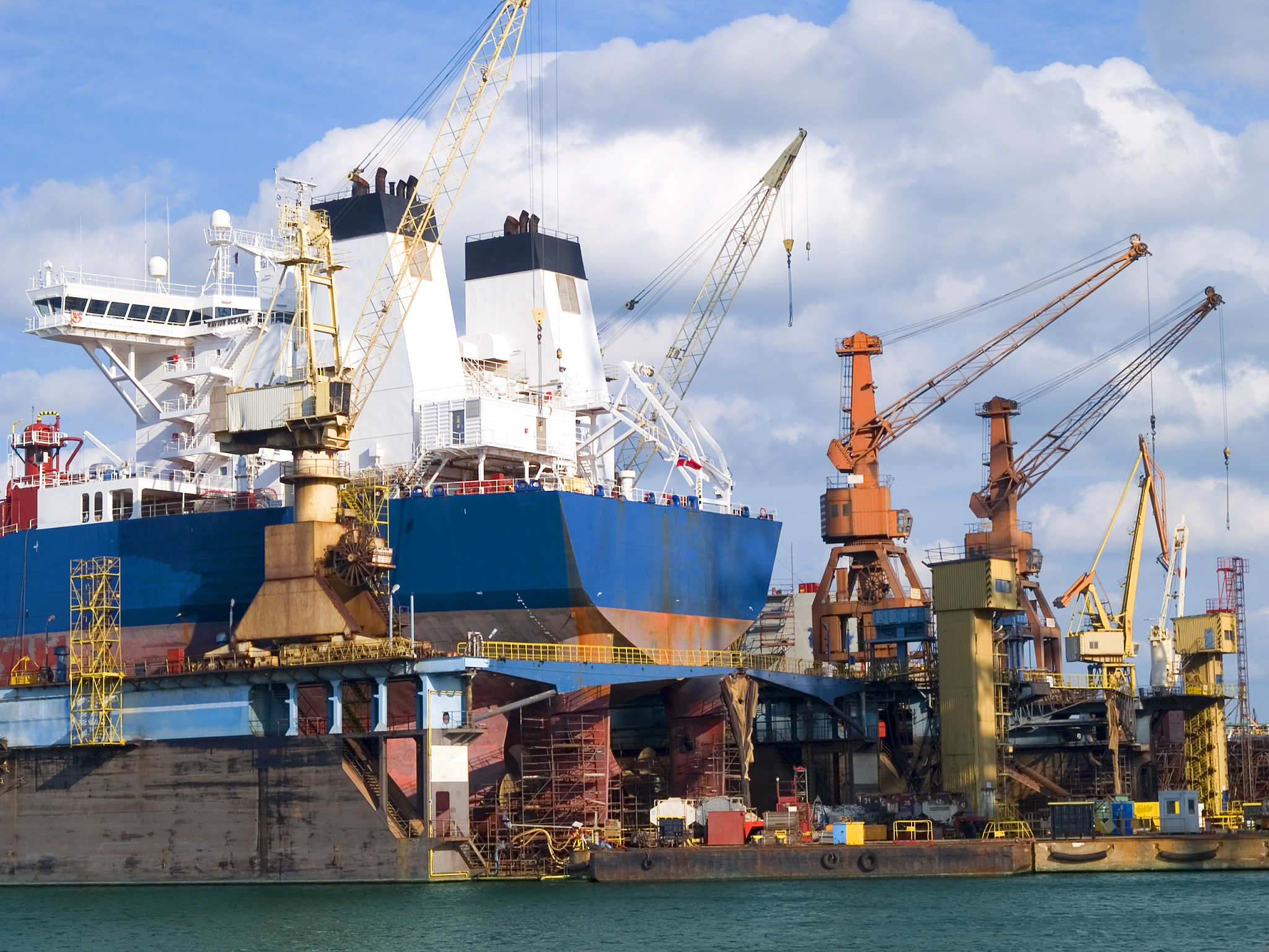 中瓷电子：在手订单充足产能利用率高