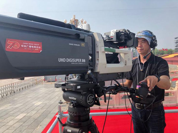 上过央视的汪正年，还住在1988年的木屋子里｜我们的四分之一世纪