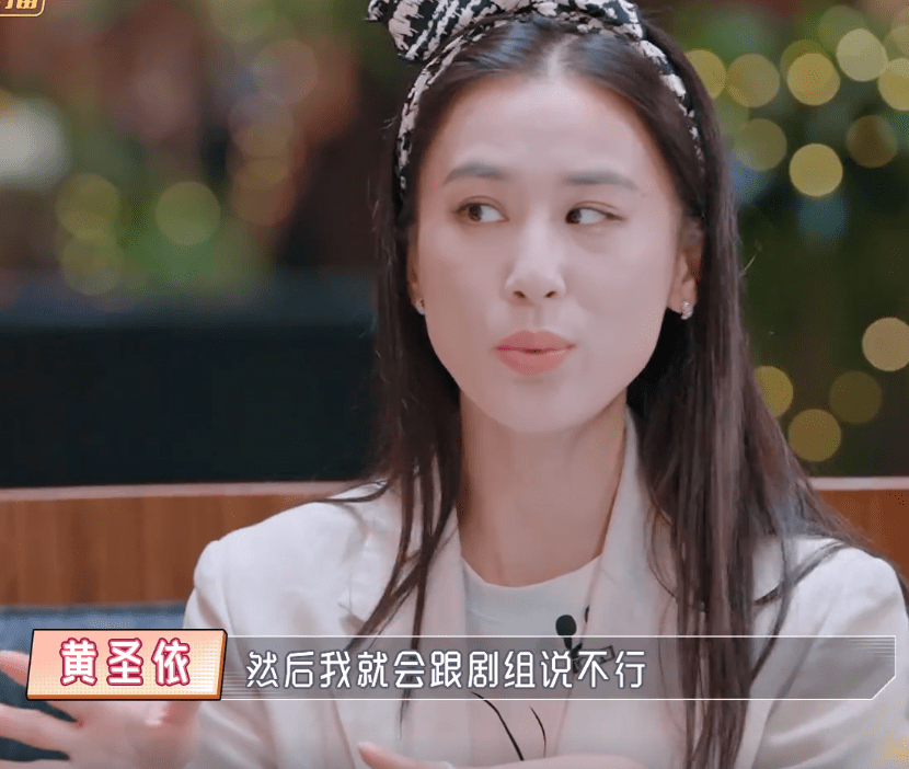 我看到了一场“当众教子”的全过程,一肚子火!很多父母以为是严厉,其实是孩子一生的羞辱