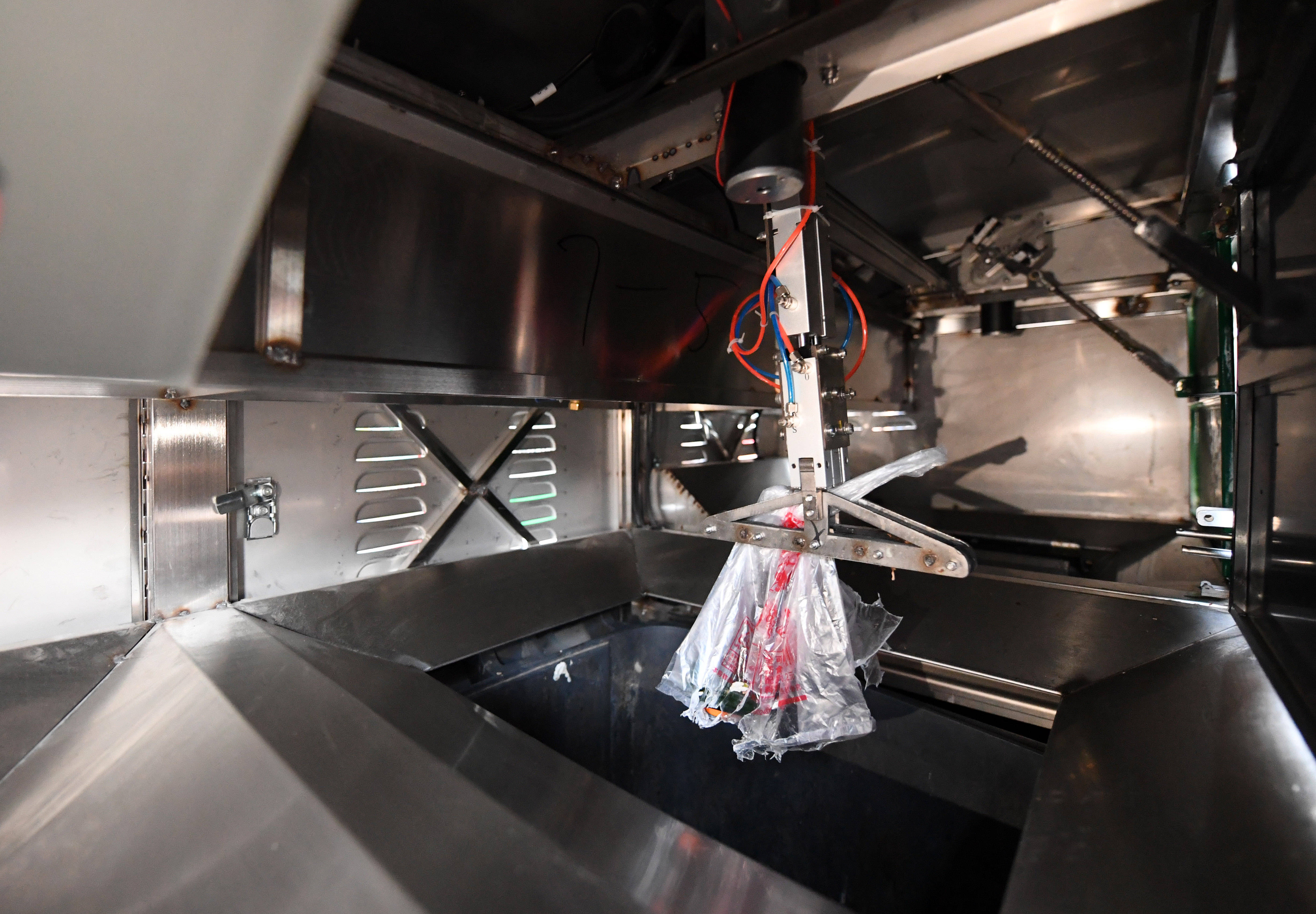 午间公告:军信股份下属公司签订伊塞克湖州垃圾科技处置项目投资协议