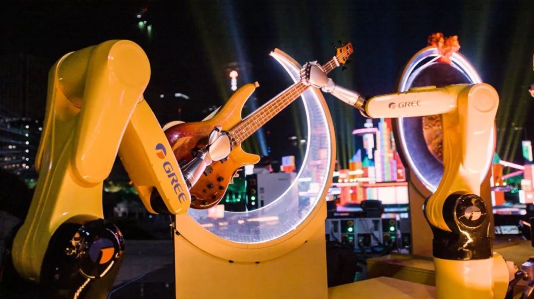 当机器人“舞”上春晚,看见的是流量,等待的是黎明