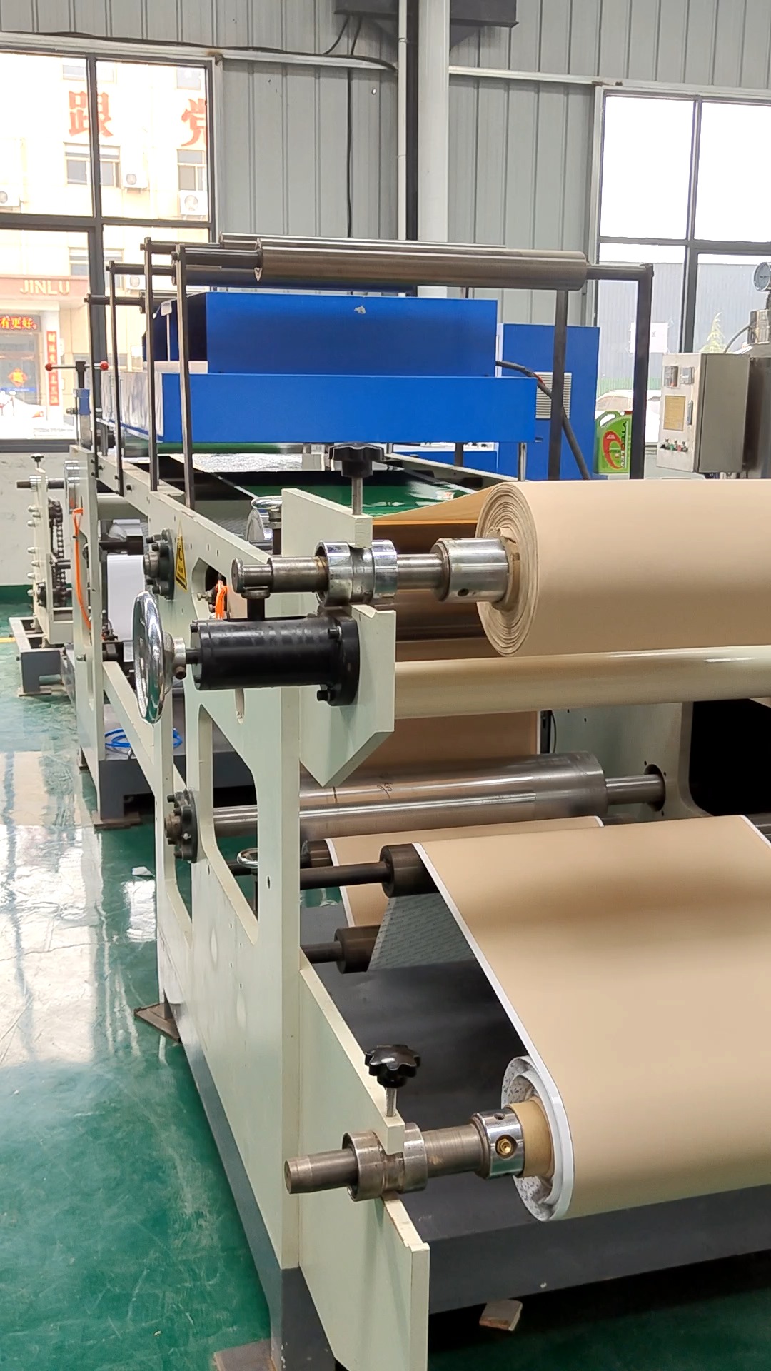 百亚股份获得实用新型专利授权：“多型号卫生用品复合生产线”