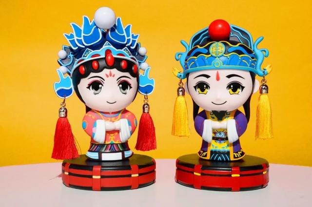 德艺文创：前期已与福建京剧院合作，融合中国传统文化京剧元素开发了“森晴?如梦青衣”系列产品等