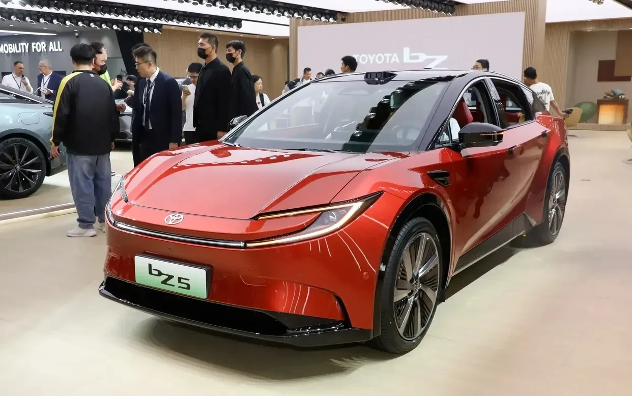 丰田中国销量止跌：油车稳住战线，一汽丰田电车掉队