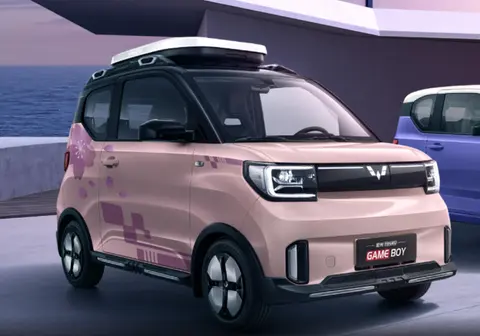 2025智能网联新能源汽车十大年度事件 | 精进2025――汽车行业10个十大年度盘点(七)