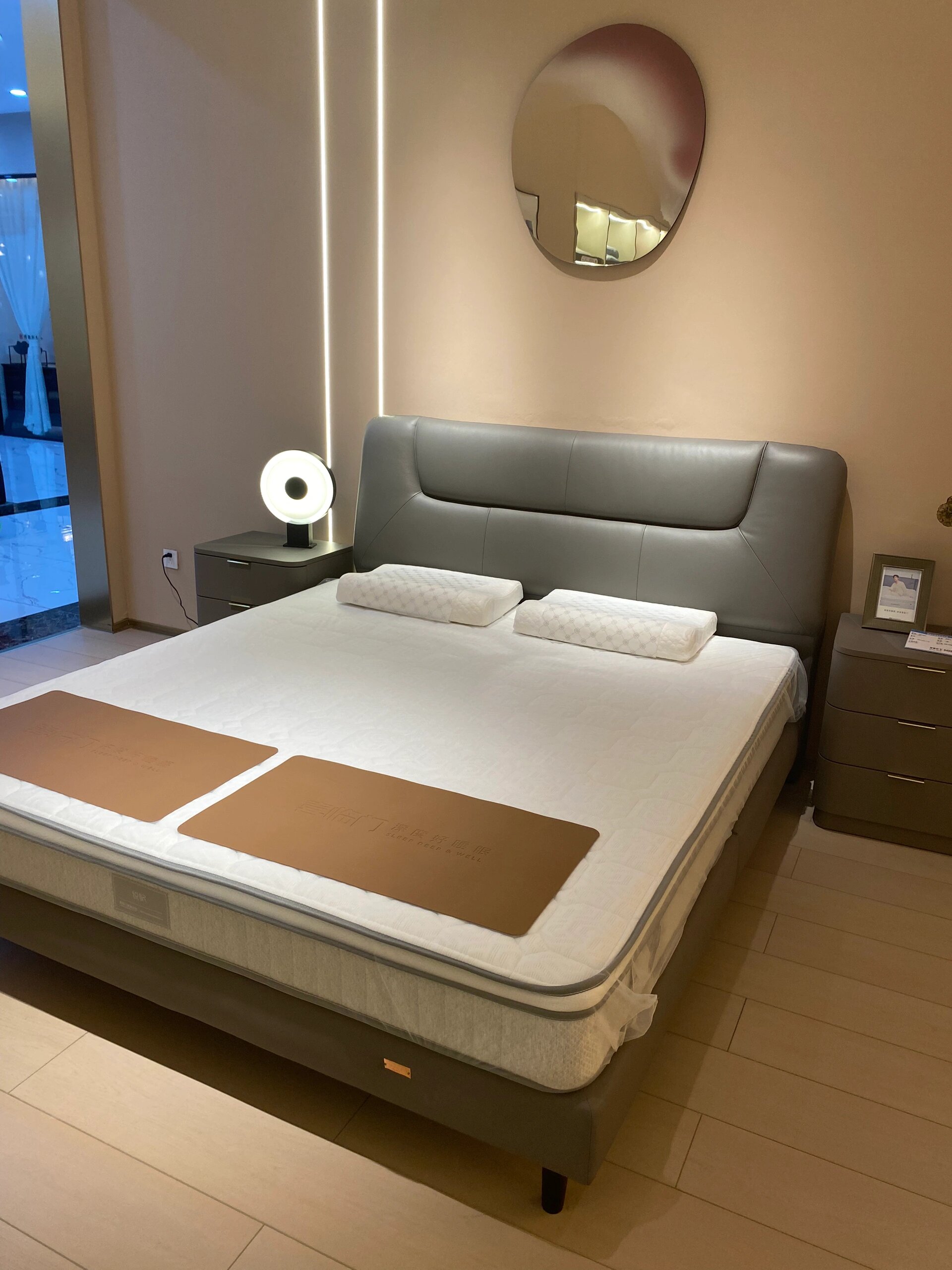 喜临门获得外观设计专利授权：“床架（lalouxishi-12）”