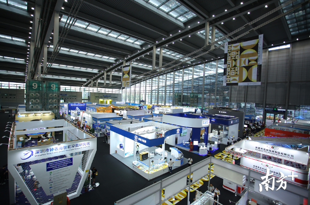 2026中国钟表行业：智能化、个性化与可持续发展_人保车险   品牌优势——快速了解燃油汽车车险,人保护你周全