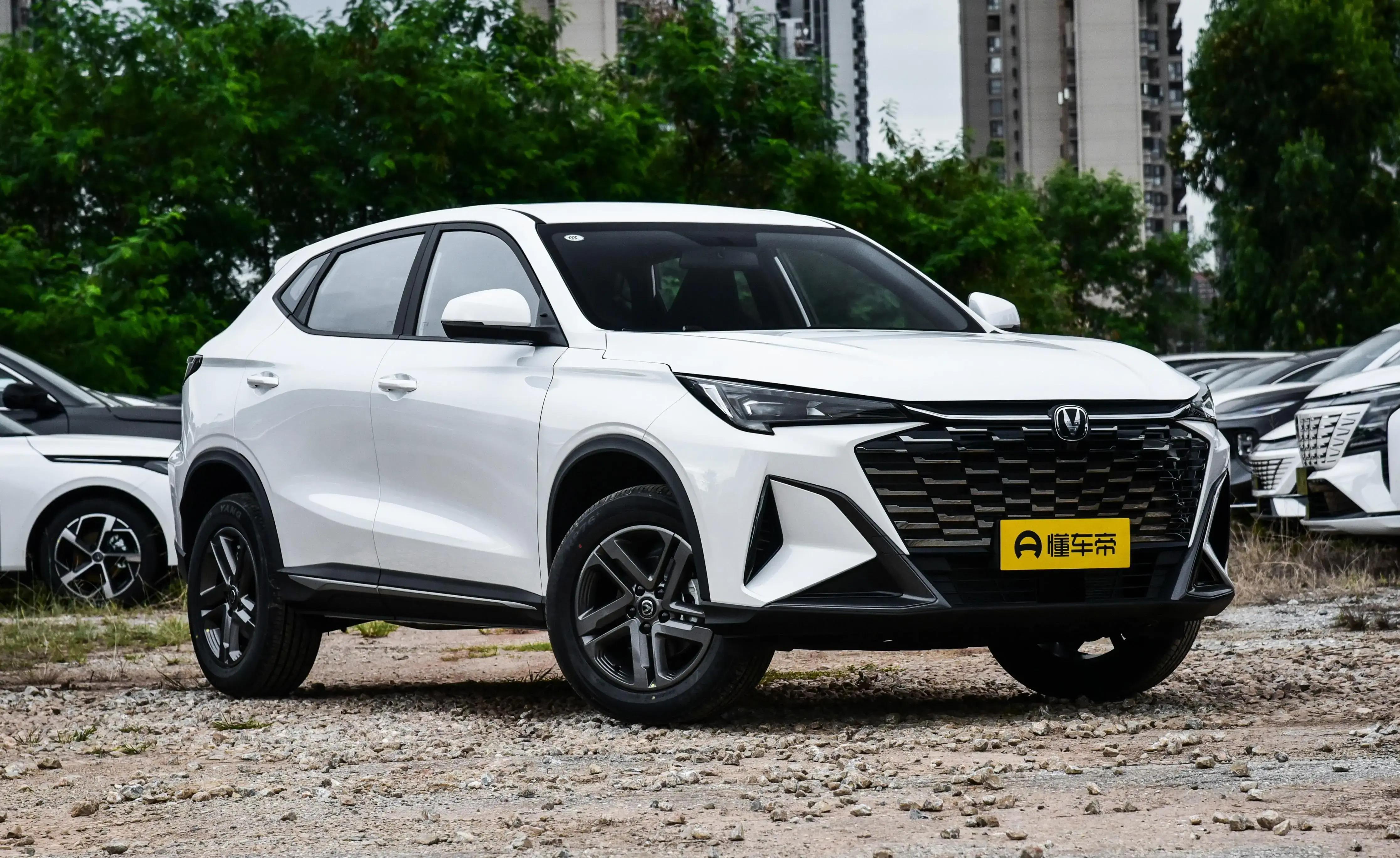 一车三动力,五菱星光560将中型SUV门槛拉低至6万元