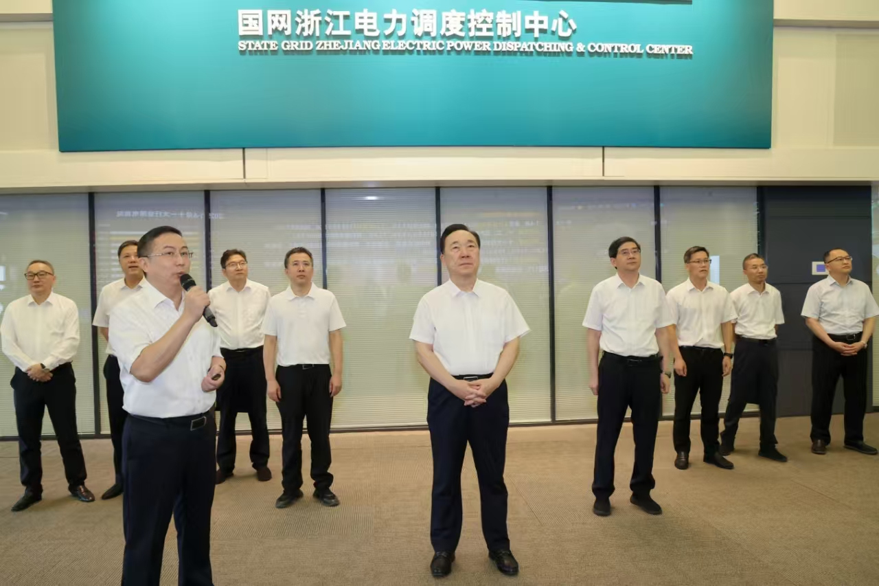 2026中国汽油行业：从“保供”到“低碳”的双重约束_人保服务 ,拥有“如意行”驾乘险，出行更顺畅！