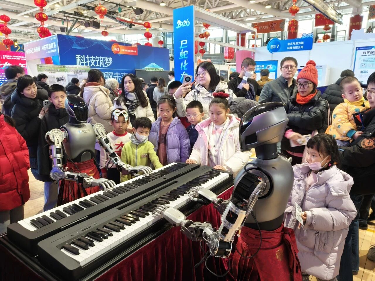 北京人形机器人创新中心公布新专利 可使机器人具备零样本自反思能力