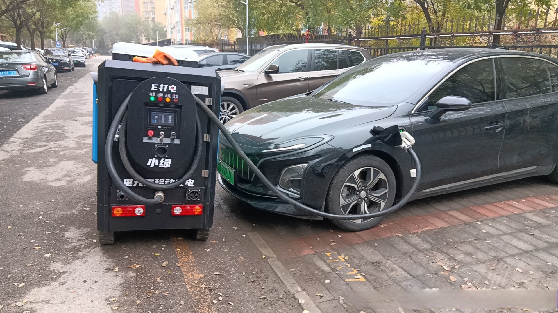 (新春走基层)开新能源车“回村过年”，他们还有充电焦虑吗？