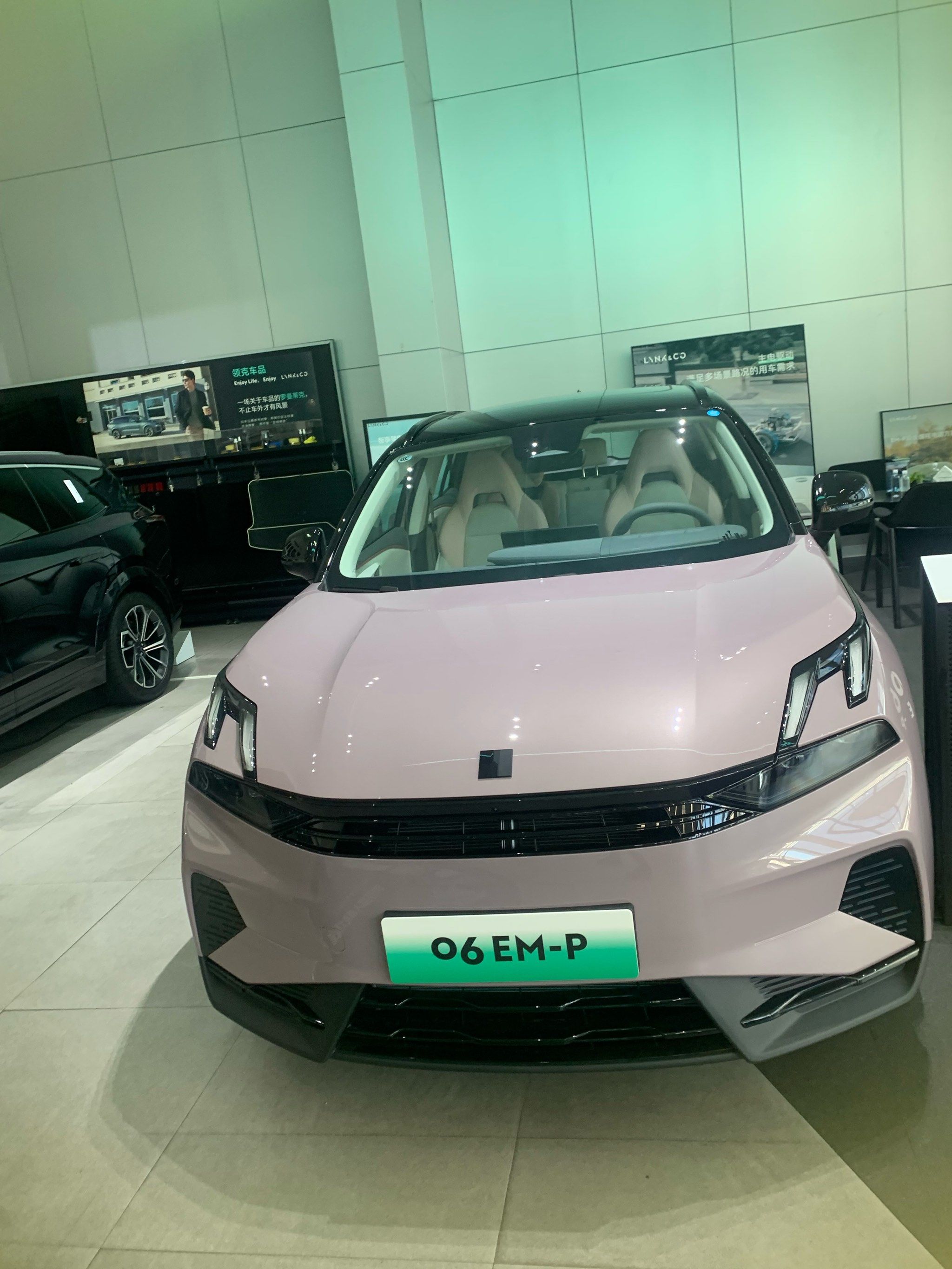 宁德时代纳电池首搭乘用车,首款车型为长安欧尚520