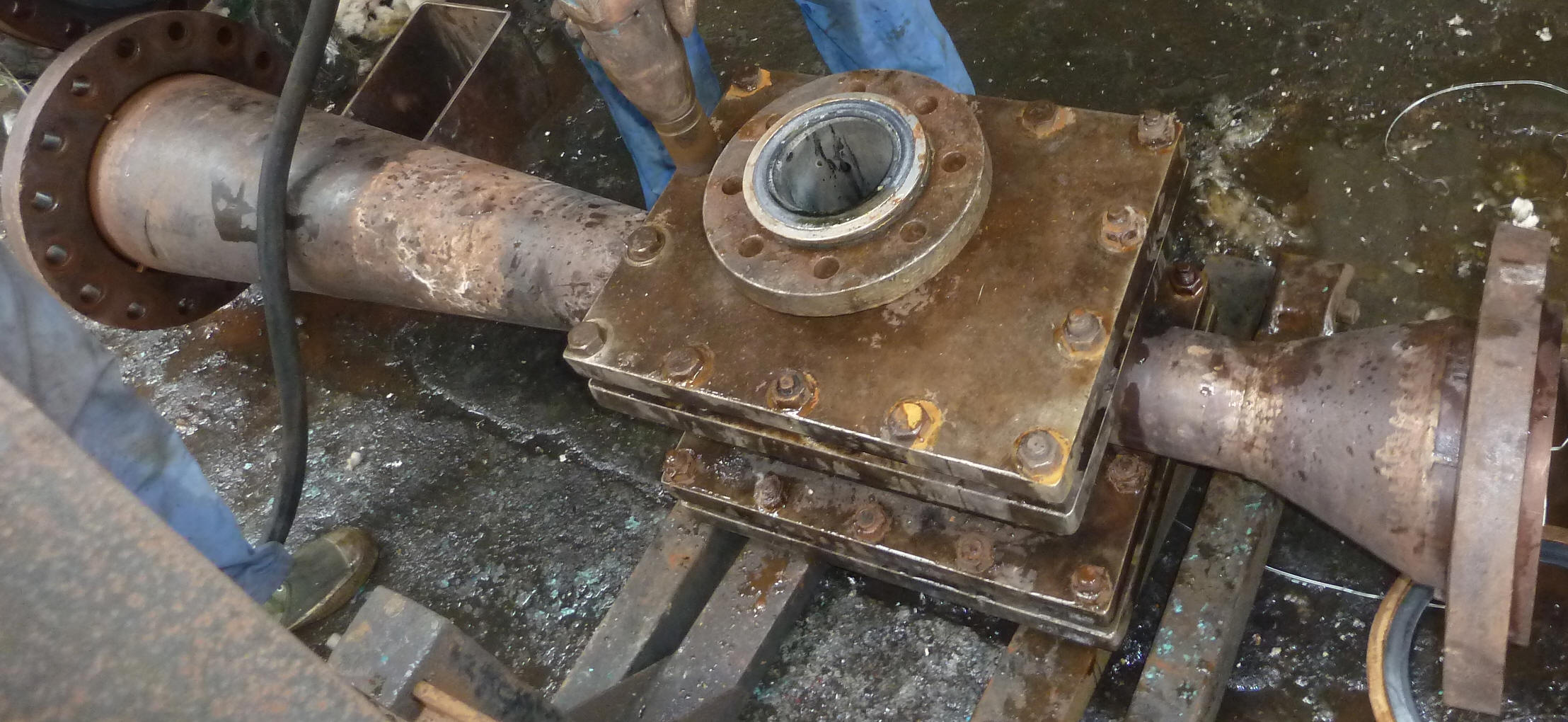 恒申新材:公司锦纶6切片的主要原材料为己内酰胺